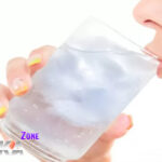Benarkah Minum Air Es Saat Haid Menyebabkan Kista? 